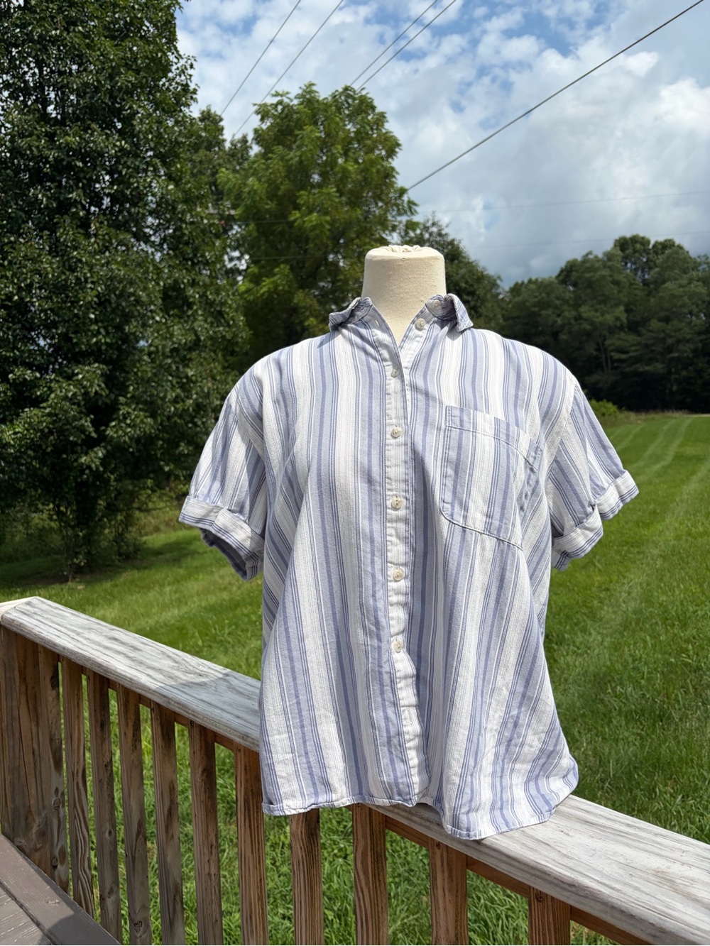 Universal Thread Goods Co. Blue & White Striped Button Shirt Women’s M Oversized
